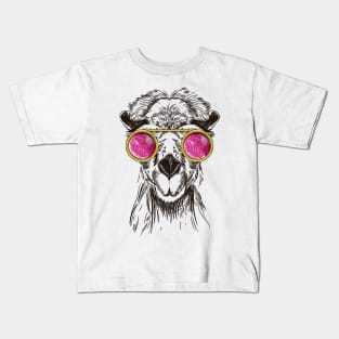 camel pink glasses Kids T-Shirt